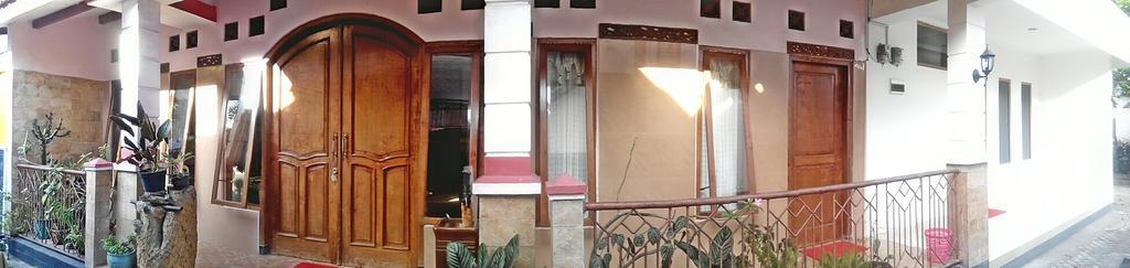Апартаменты Wijilan60 Syariah Джокьякарта Экстерьер фото